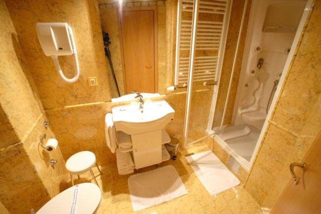 Hotel Dinara Livno Zimmer foto