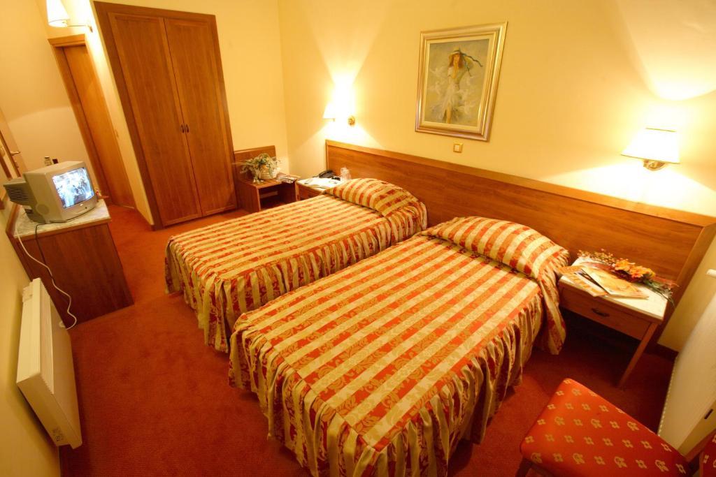 Hotel Dinara Livno Zimmer foto